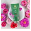 Balsam pod Prysznic Sweet Love, tuba 200 ml, wśród pąków kwiatów